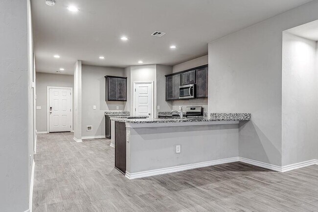 Building Photo - 4405 Montage Blvd