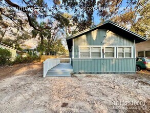 Building Photo - Beautifully Renovated 2/1 in Tampa!