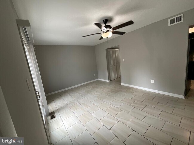 Building Photo - 5526 Green Dory Ln