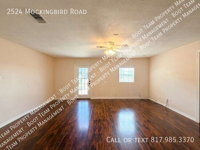 Building Photo - 2524 Mockingbird Rd