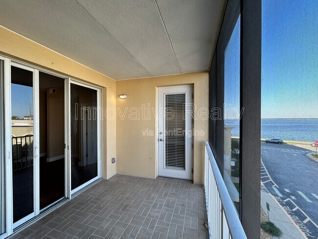 Building Photo - 225 W Seminole Blvd