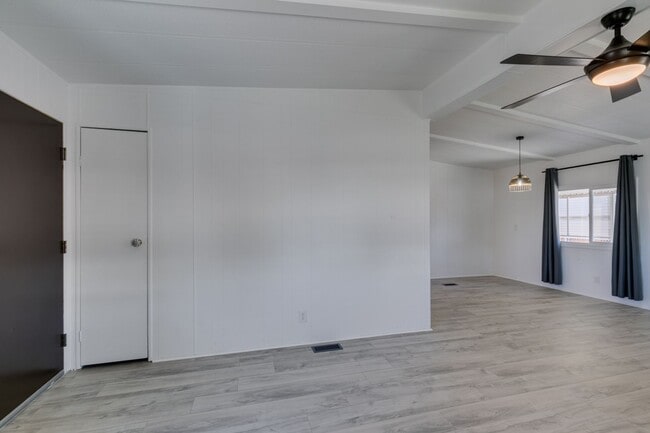 Building Photo - Beautifully Remodeled Boulder City Home with Spacious Backyard Retreat