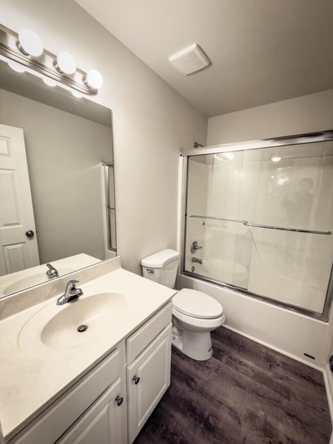 Building Photo - Beautiful Home with Fenced Backyard Near UGA Vet School