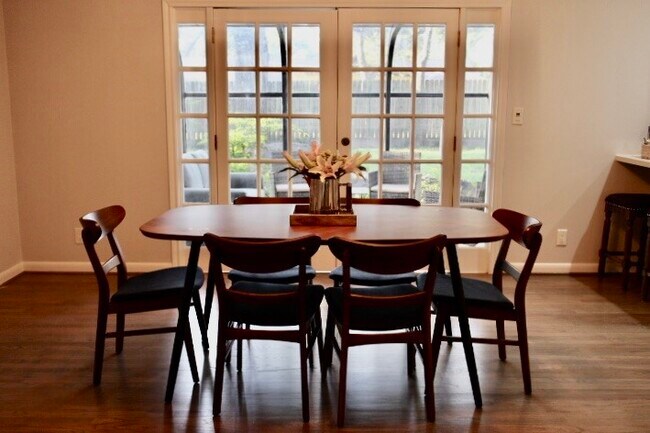 Building Photo - 5403 Carew St