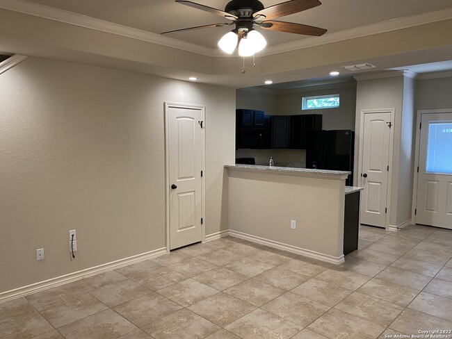 Building Photo - 6958 Lakeview Dr.