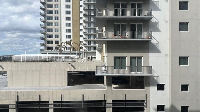 Building Photo - 1120 E Kennedy Blvd