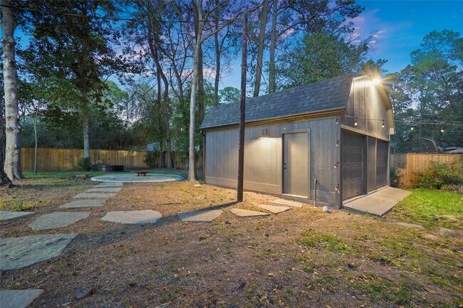 Building Photo - 1742 Hill Top Ln