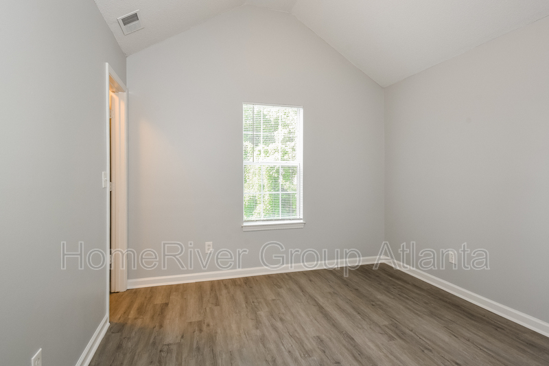 Building Photo - 7551 Clear Creek Dr