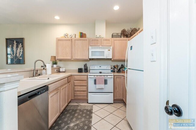 Building Photo - 29 Torrey Pines Dr