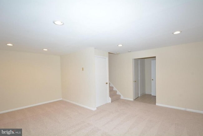 Building Photo - 10249 Quiet Pond Terrace