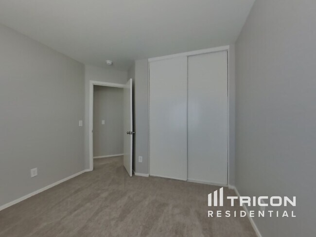 Building Photo - 12747 W Larkspur Rd