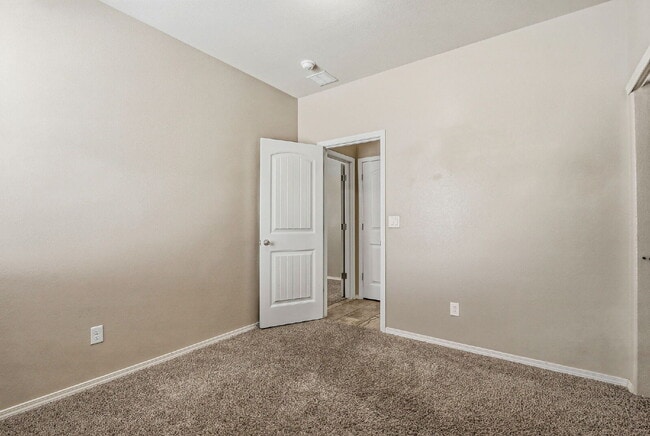 Building Photo - 10624 Hidden Chapel Pl