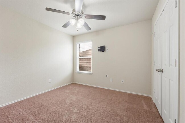 Building Photo - 1709 Gigante Dr