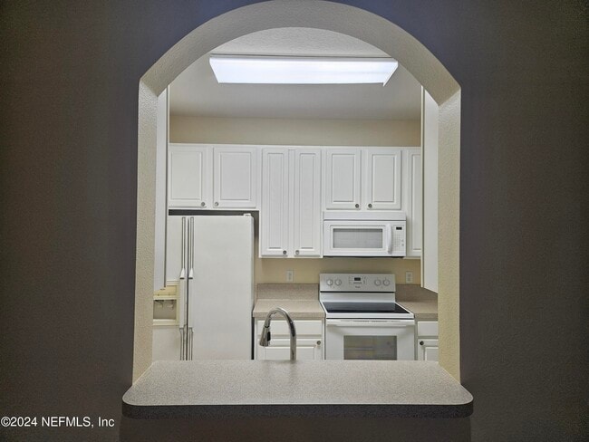 Building Photo - 7801 Point Meadows Dr