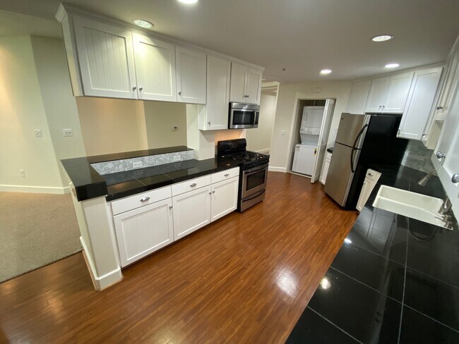 Primary Photo - 11611 Montana Avenue, Unit 205