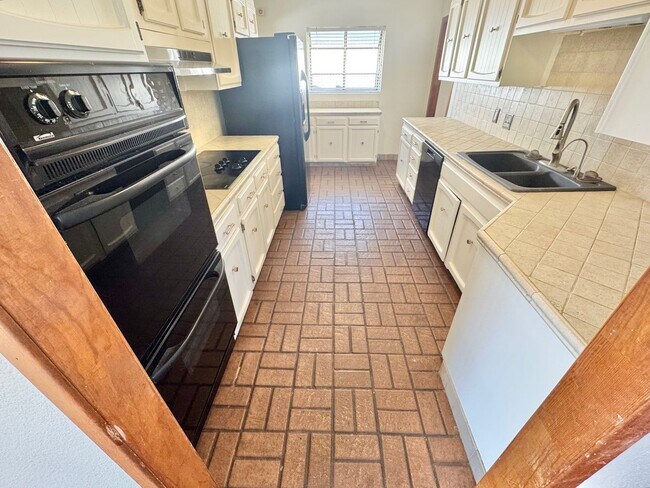 Building Photo - New Carpet and Paint, NO HOA, 3 Bed, 2 Bath home with Pool.