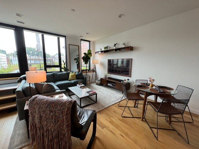 Building Photo - Trendy 1 Bedroom + den in Truxton Circle| Water included!