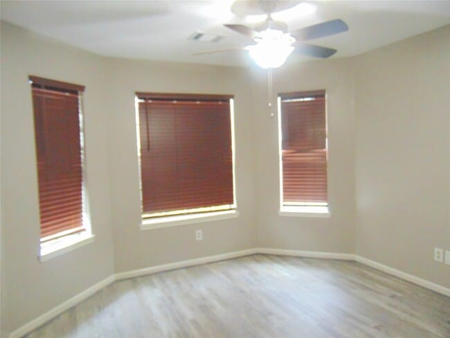 Building Photo - 1809 Edinburg Ave