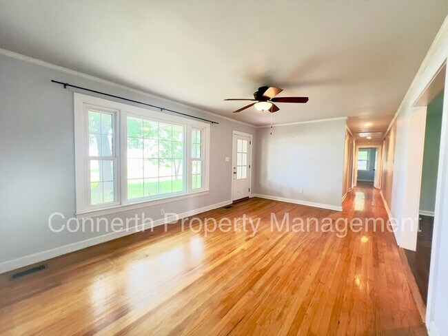 Building Photo - 2880 Trough Springs Rd