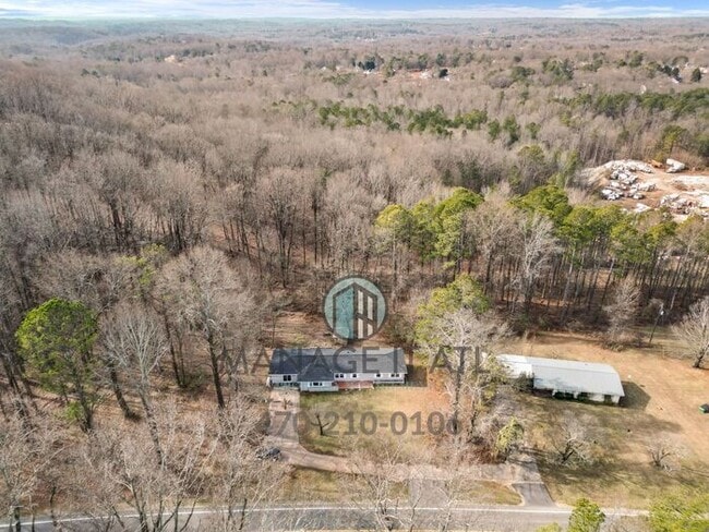 Building Photo - FULLY remodeled 4-bedroom, 2-bathroom house in Gainesville!