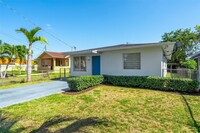 Building Photo - 6732 SW 15th St