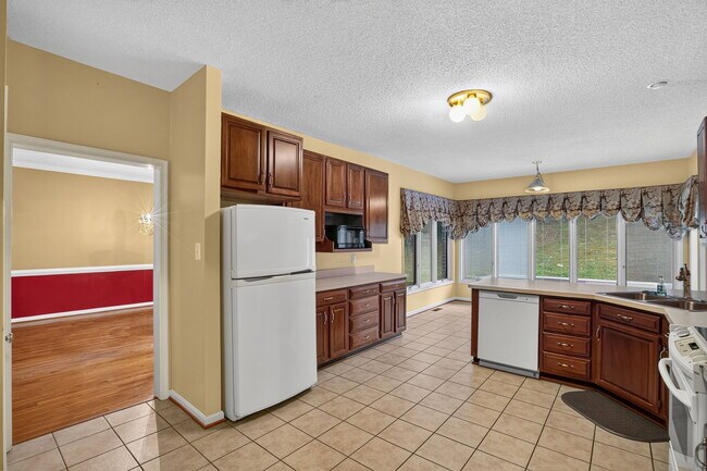 Building Photo - 16801 Old Field Ln