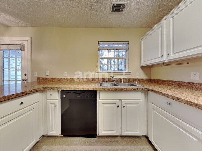 Building Photo - 26 Coronado Ct