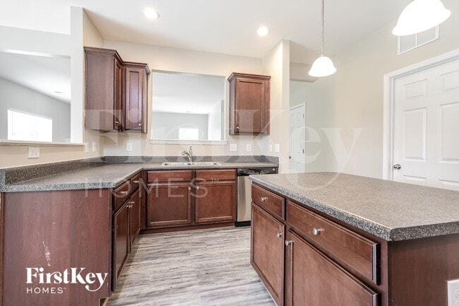 Building Photo - 294 Hartsfield Forest Dr