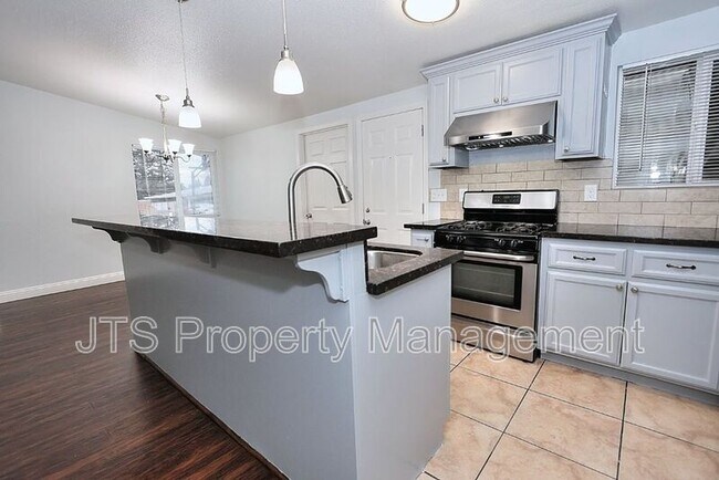 Building Photo - 2000 Belcot Rd