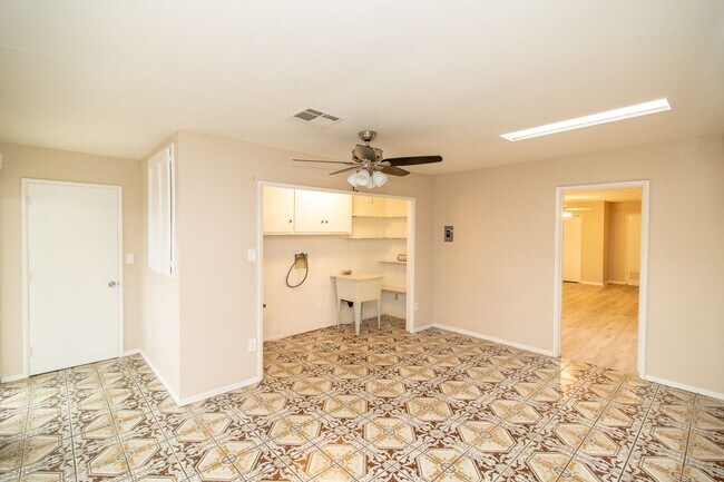 Building Photo - Expansive Four-Bedroom In Highly Desirable City Of Redlands!