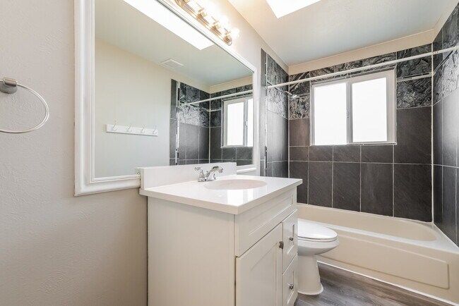 Building Photo - 12155 Elm Way