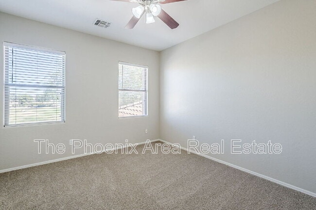 Building Photo - 45929 W Sky Ln