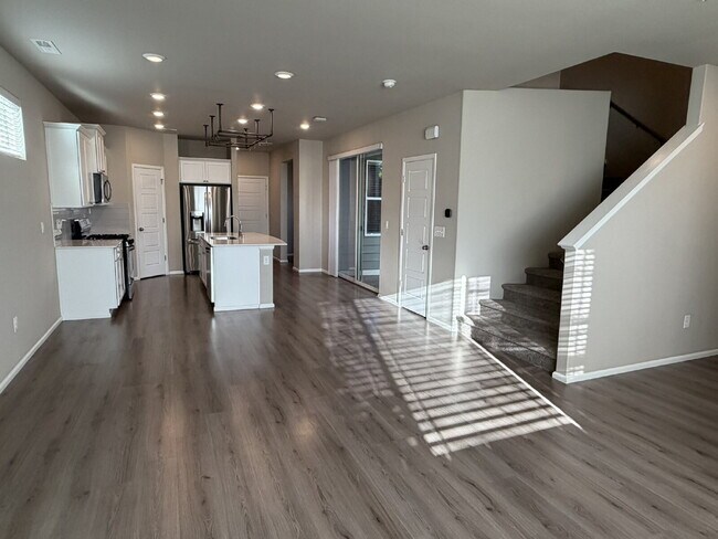 Building Photo - Newer Build 3 Bedroom 3 Bathroom- Single Family Home