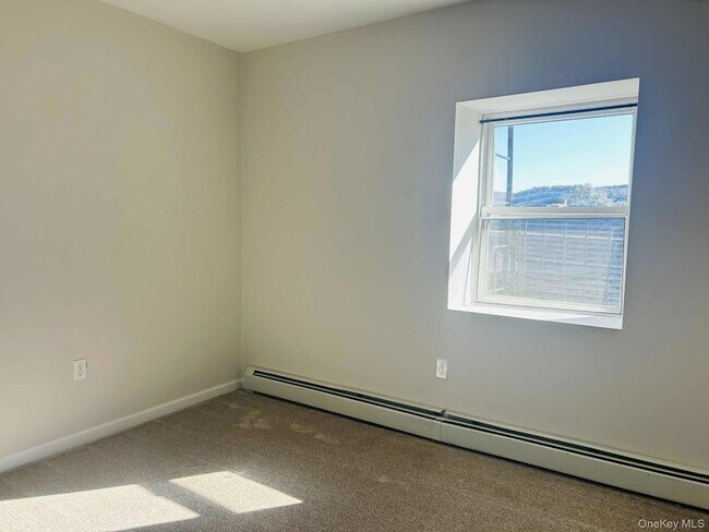 Building Photo - 16 Schneider Ave