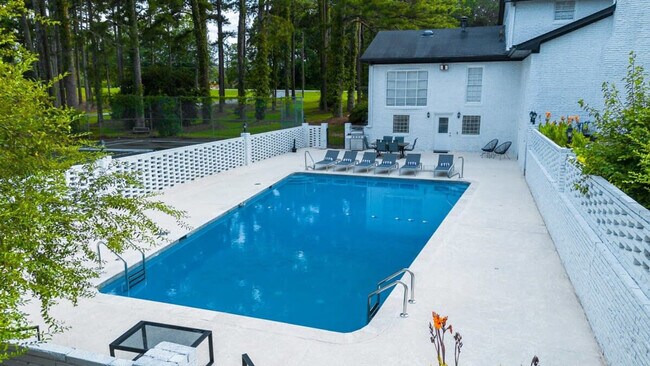 Building Photo - 441 Georgia 279-SI ID1019263P