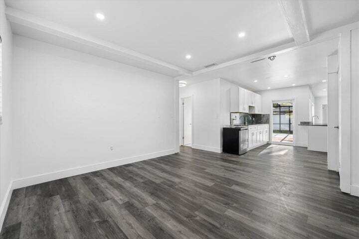 Building Photo - 1650 NW 9th St