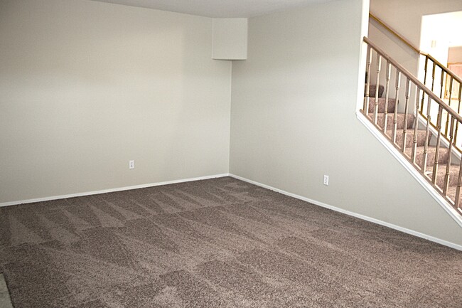 Building Photo - 8225 Diamond Star Ct