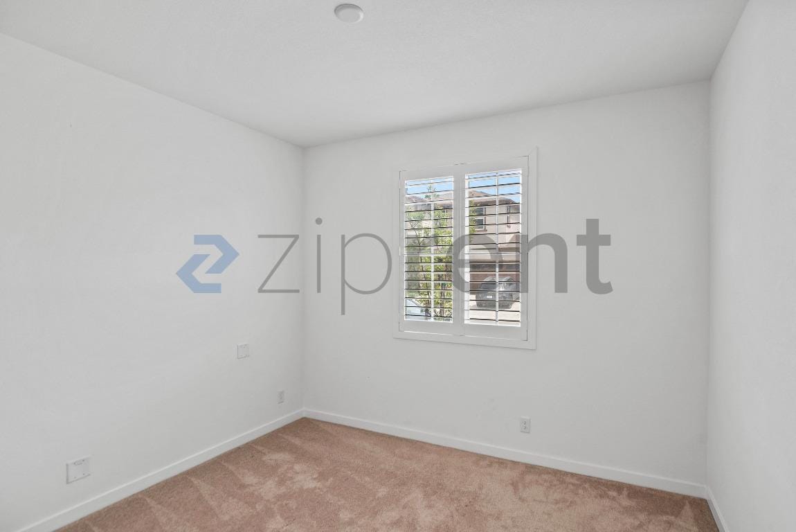 Building Photo - 1280 Hernandez Wy