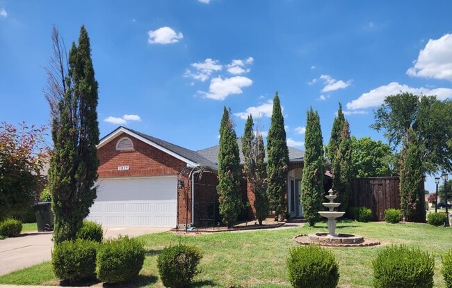 Building Photo - 1317 Swiss Ct