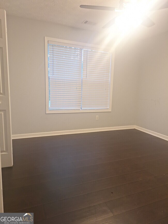 Building Photo - 1450 Scenic Brook Tr SW