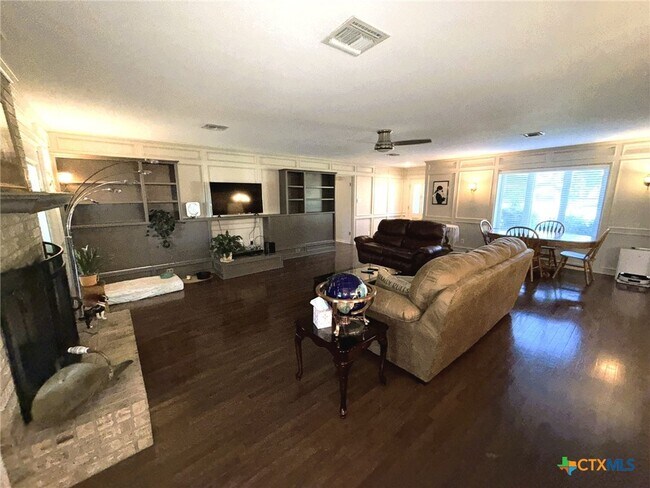 Building Photo - 3117 Kensington Ct