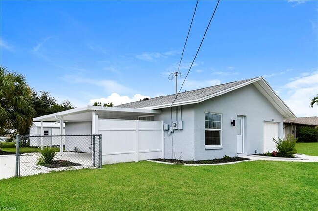 Building Photo - 1431 SE 12th St