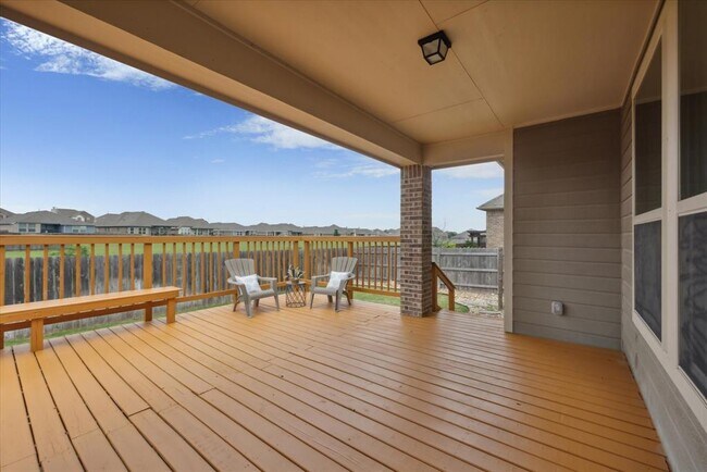 Building Photo - 6805 Leonardo Dr