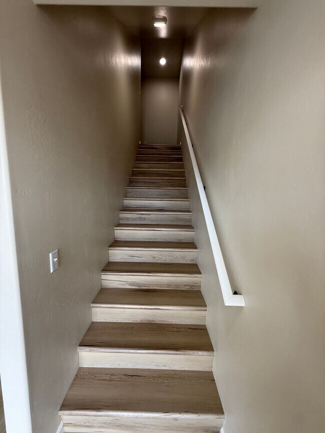Building Photo - 1652 Ascent Pl