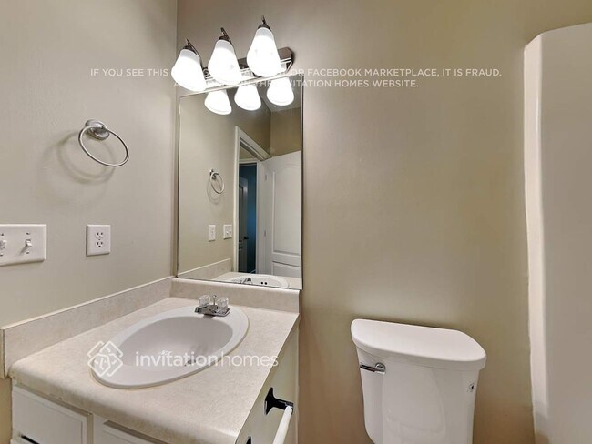 Building Photo - 147 Hawthorn Dr