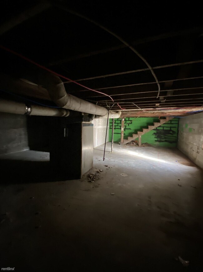 Building Photo - 2 br, 1 bath House - 207 South Locust Street