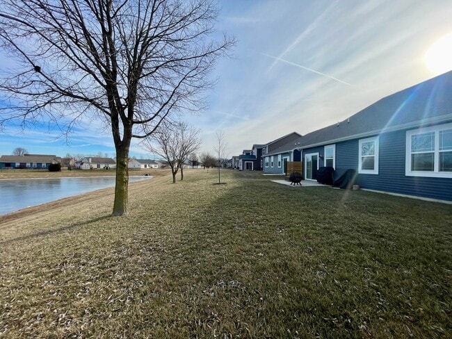 Building Photo - 3 Bed 2 Bath Available Now In Mccordsville!