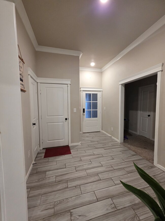 Building Photo - 9031 Antelope Ave