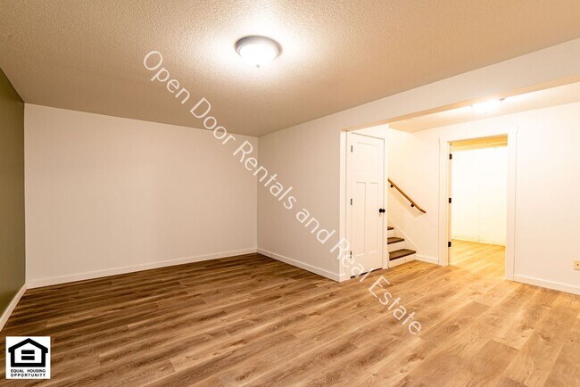 Building Photo - 15110 Tally Ho Dr