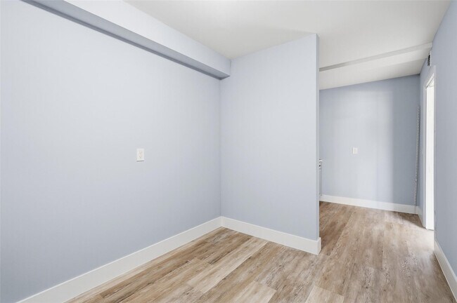 Building Photo - 1717 Whitehall Dr